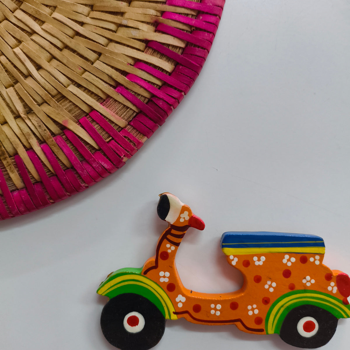 Handpainted India Folk Magnet: Scooter